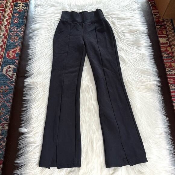 Abercrombie Black Front Seam Split Flare Hem Leggings - Picture 2 of 6